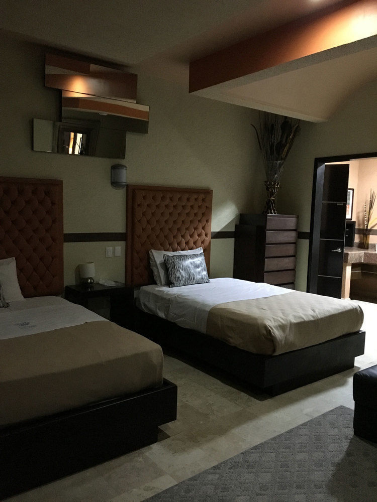 Villas Y Suites Paraiso Del Sur クエルナバカ エクステリア 写真